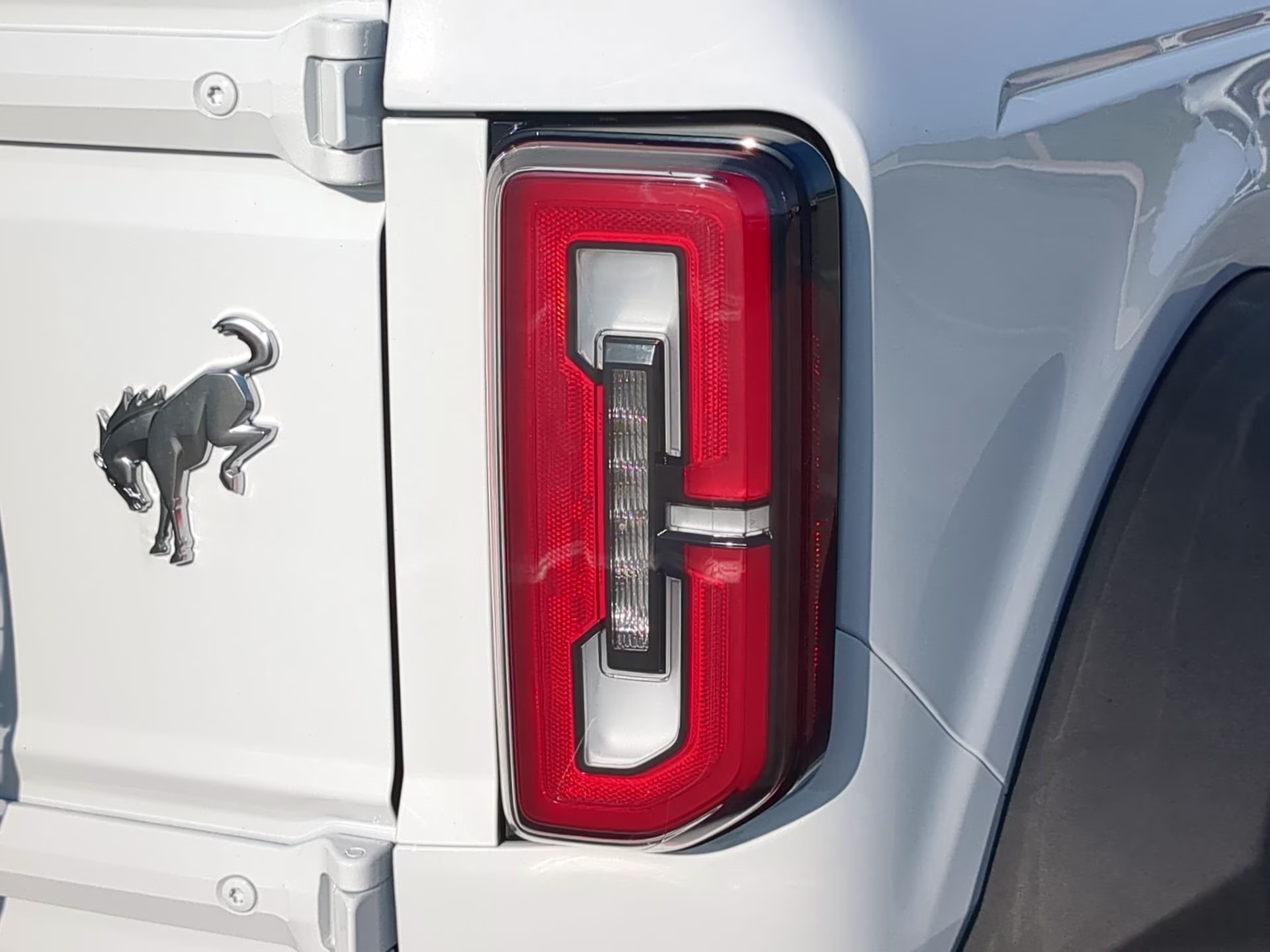 2026 Oxford White Ford Bronco Badlands 4X4 Convertible