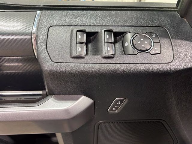 2019 Oxford White Ford F-150 XLT 4X4 Truck