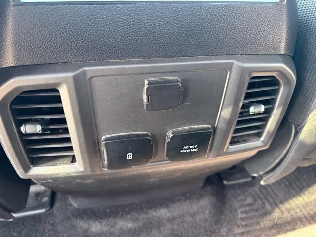 2019 Oxford White Ford F-150 XLT 4X4 Truck