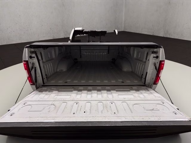 2019 Oxford White Ford F-150 XLT 4X4 Truck