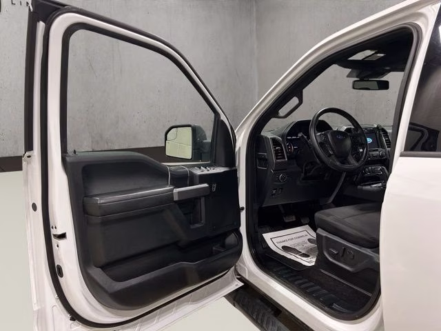 2019 Oxford White Ford F-150 XLT 4X4 Truck
