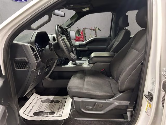 2019 Oxford White Ford F-150 XLT 4X4 Truck