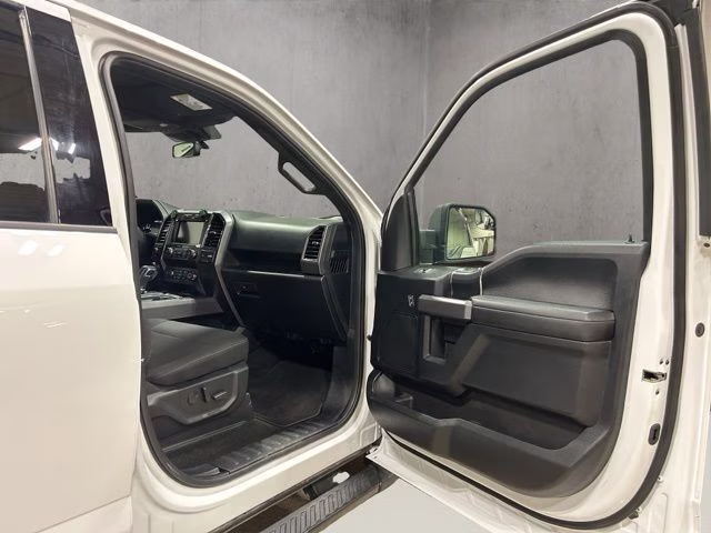 2019 Oxford White Ford F-150 XLT 4X4 Truck