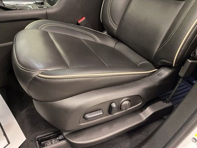 2023 Summit White Chevrolet Traverse Premier AWD SUV