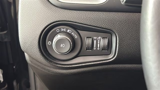 2020 Black Clearcoat Jeep Renegade Latitude 4X4 SUV