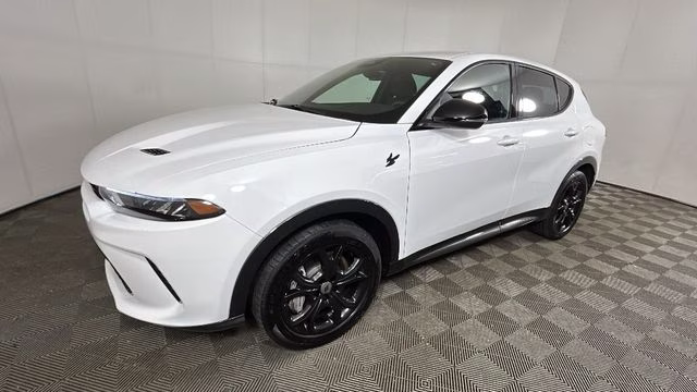 2024 Q Ball Dodge Hornet R/T AWD SUV