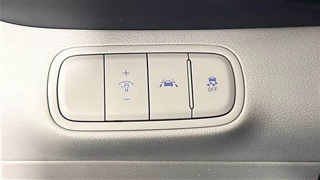 2020 Ceramic White Hyundai Venue SEL FWD SUV