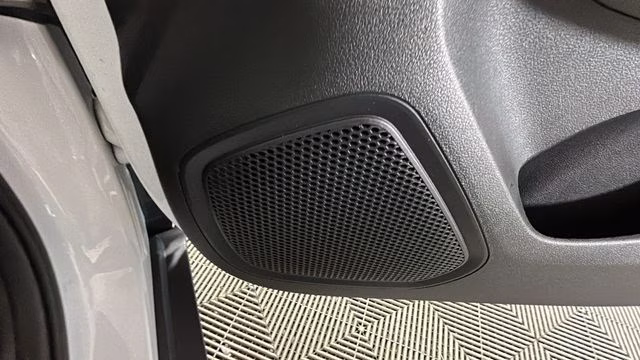 2020 Ceramic White Hyundai Venue SEL FWD SUV