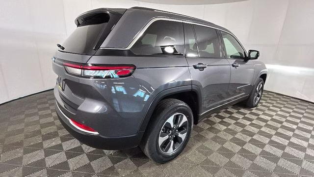 2022 Baltic Gray Metallic Clearcoat Jeep Grand Cherokee 4xe 4X4 SUV