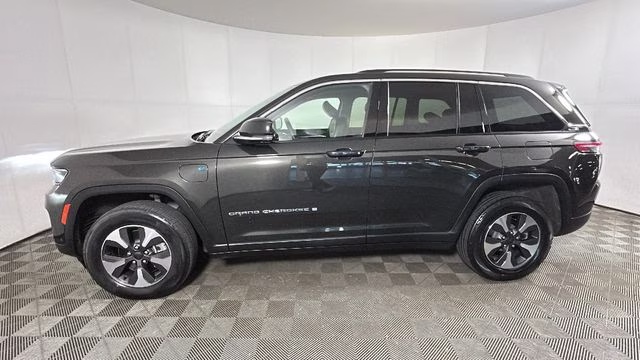 2023 Rocky Mountain Pearlcoat Jeep Grand Cherokee 4xe 4X4 SUV