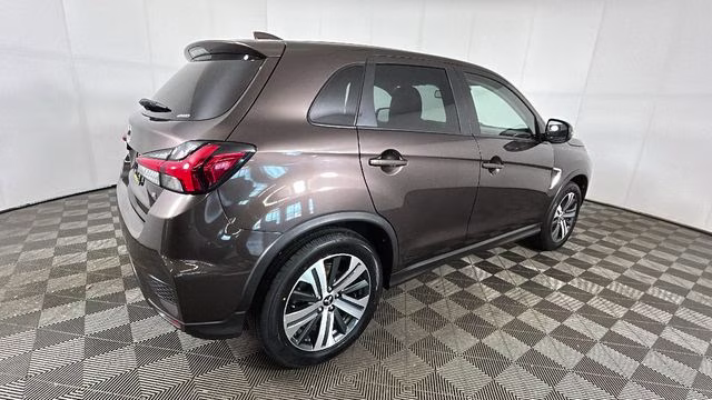 2024 Oak Brown Metallic Mitsubishi Outlander Sport 2.0 SE 4X4 SUV