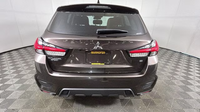 2024 Oak Brown Metallic Mitsubishi Outlander Sport 2.0 SE 4X4 SUV