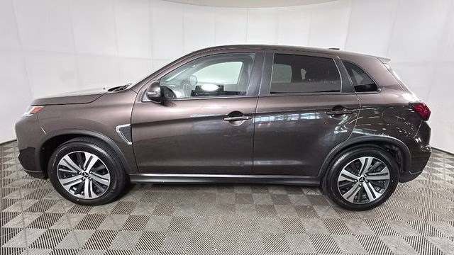 2024 Oak Brown Metallic Mitsubishi Outlander Sport 2.0 SE 4X4 SUV