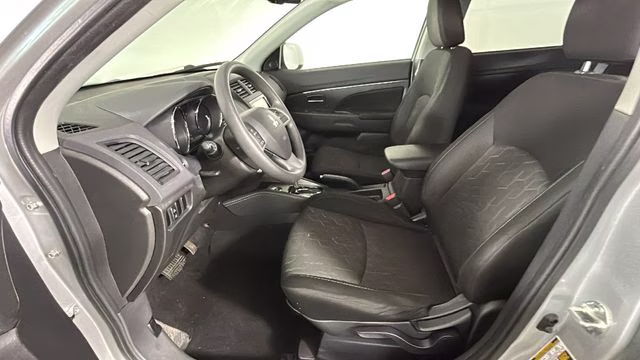 2022 Alloy Silver Metallic Mitsubishi Outlander Sport 2.0 ES 4X4 SUV