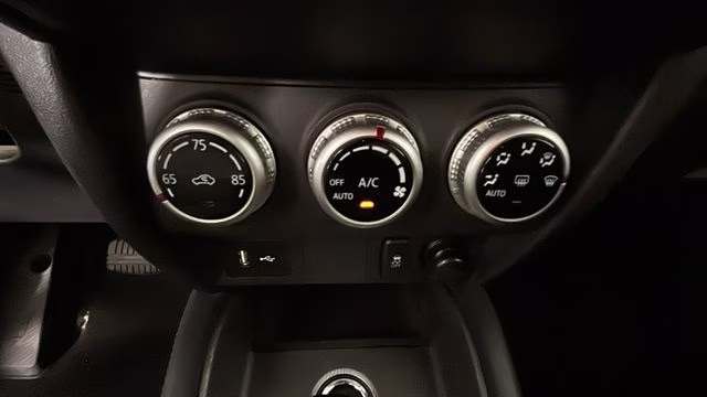 2022 Alloy Silver Metallic Mitsubishi Outlander Sport 2.0 ES 4X4 SUV