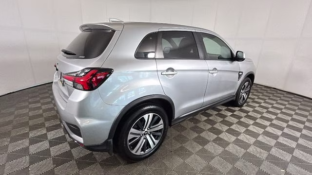 2022 Alloy Silver Metallic Mitsubishi Outlander Sport 2.0 ES 4X4 SUV