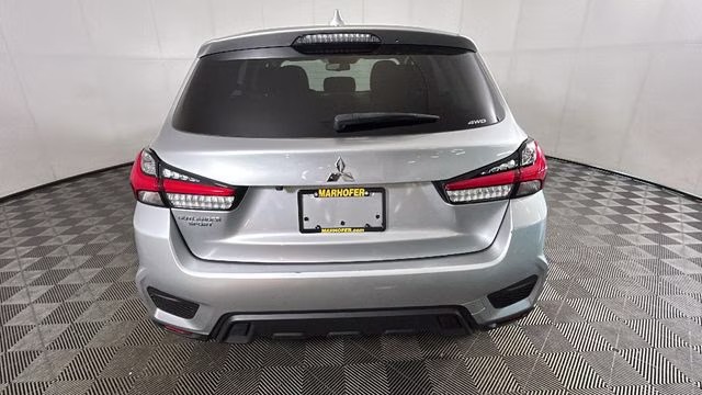 2022 Alloy Silver Metallic Mitsubishi Outlander Sport 2.0 ES 4X4 SUV