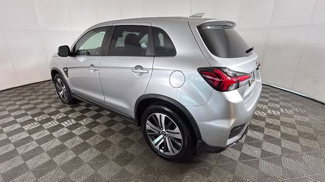 2022 Alloy Silver Metallic Mitsubishi Outlander Sport 2.0 ES 4X4 SUV