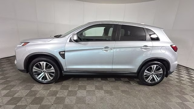 2022 Alloy Silver Metallic Mitsubishi Outlander Sport 2.0 ES 4X4 SUV