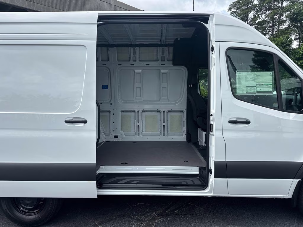 2026 Arctic Mercedes-Benz Sprinter 2500 Cargo 144 WB RWD Van