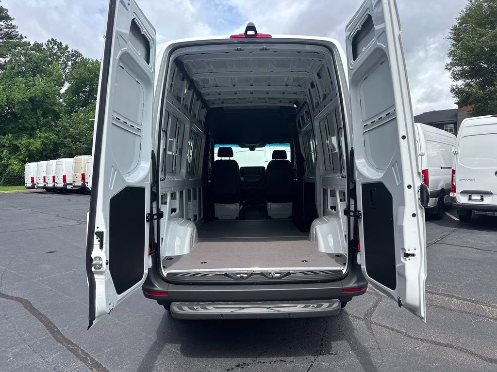 2026 Arctic Mercedes-Benz Sprinter 2500 Cargo 144 WB RWD Van