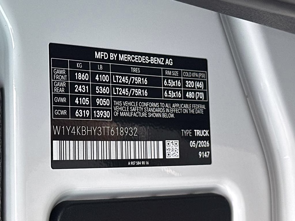 2026 Arctic Mercedes-Benz Sprinter 2500 Cargo 144 WB RWD Van