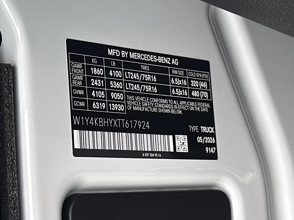 2026 Arctic Mercedes-Benz Sprinter 2500 Cargo 144 WB RWD Van
