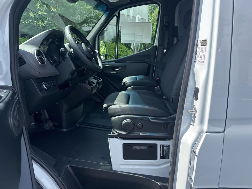 2026 Arctic Mercedes-Benz Sprinter 2500 Cargo 144 WB RWD Van