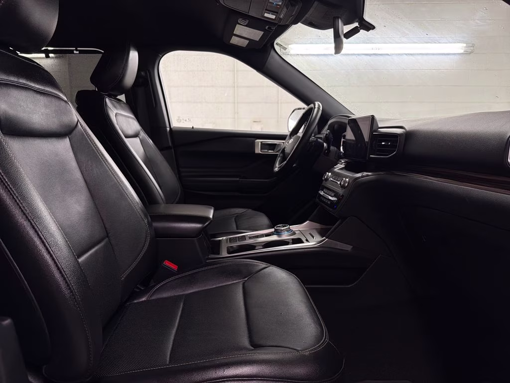 2020 Iconic Silver Metallic Ford Explorer Limited RWD SUV