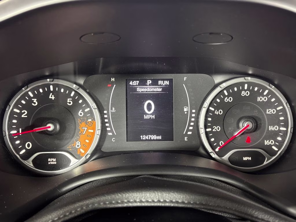 2016 Granite Crystal Metallic Clearcoat Jeep Renegade Latitude 4X4 SUV