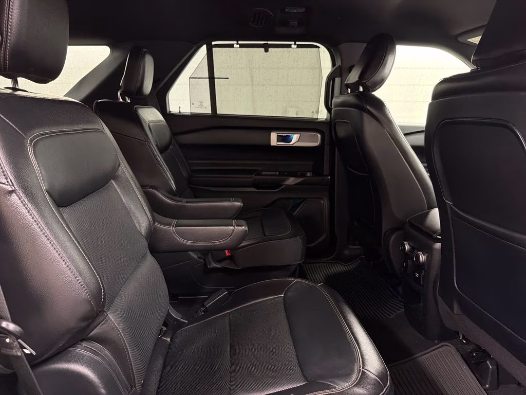 2020 Iconic Silver Metallic Ford Explorer Limited RWD SUV