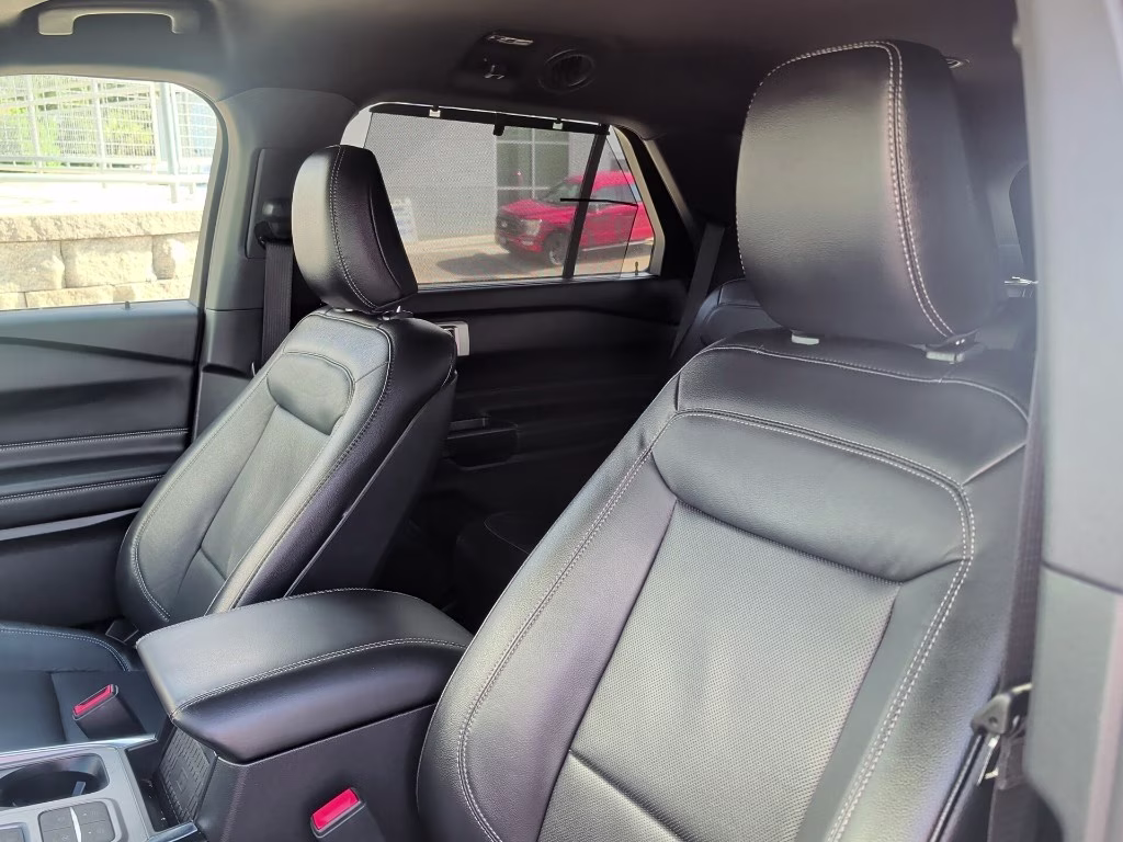 2020 Iconic Silver Metallic Ford Explorer Limited RWD SUV