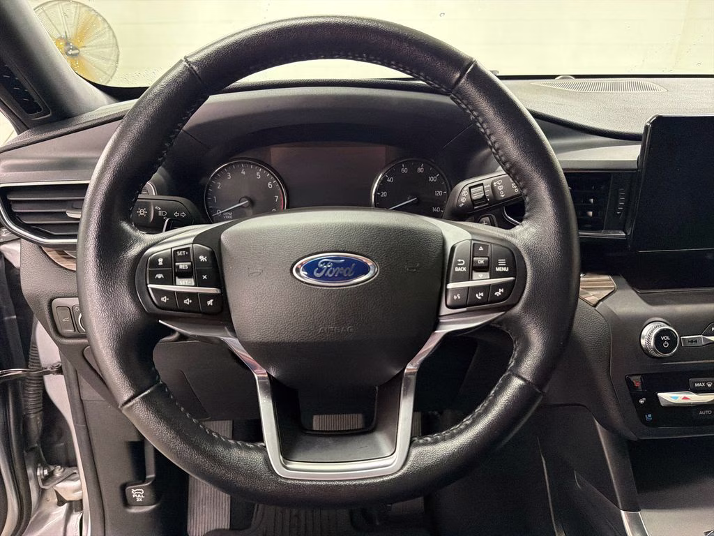 2020 Iconic Silver Metallic Ford Explorer Limited RWD SUV