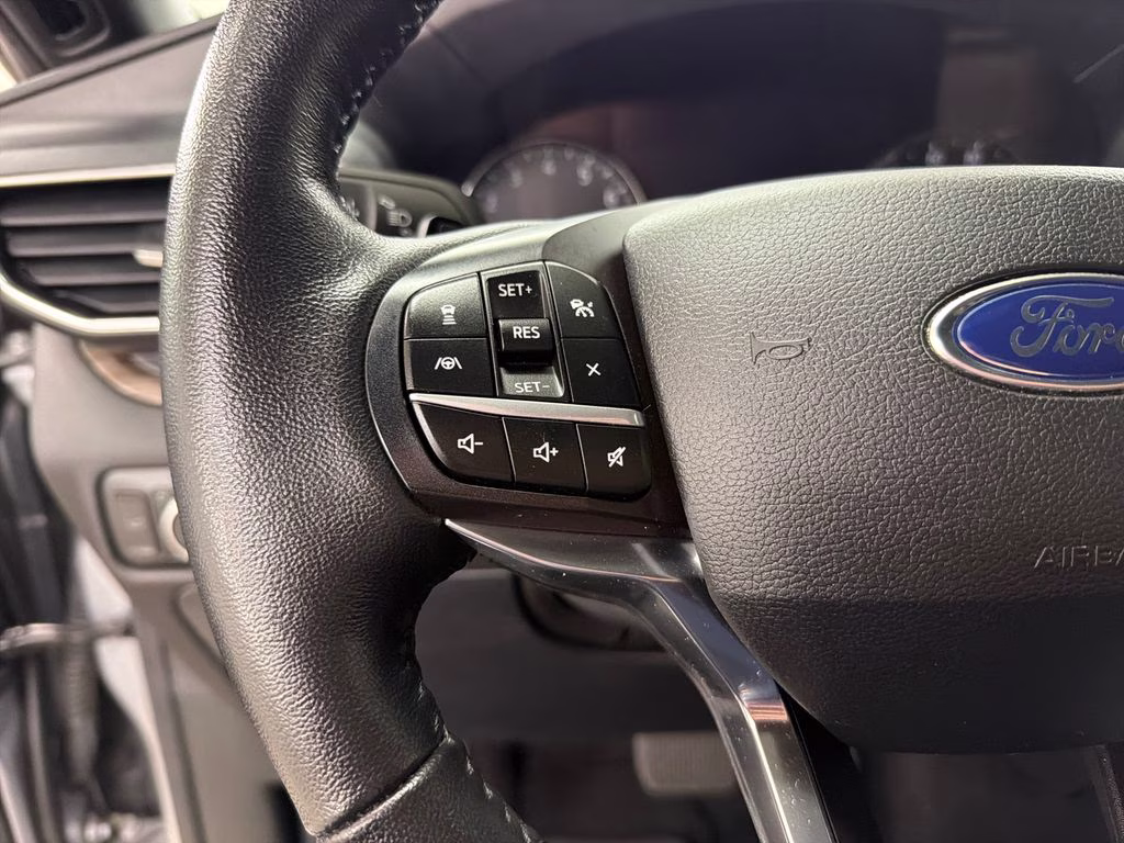 2020 Iconic Silver Metallic Ford Explorer Limited RWD SUV