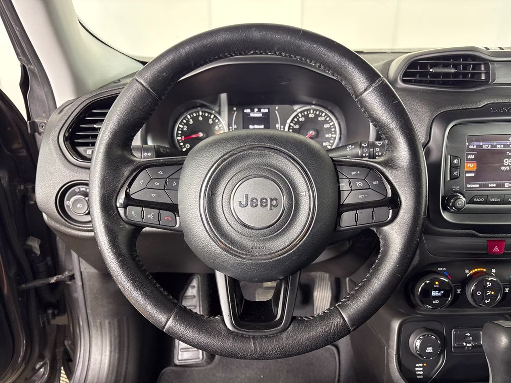 2016 Granite Crystal Metallic Clearcoat Jeep Renegade Latitude 4X4 SUV