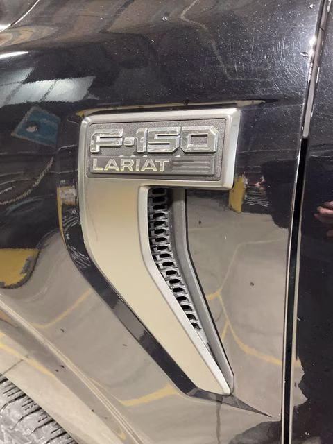 2023 Agate Black Metallic Ford F-150 Lariat 4X4 Truck
