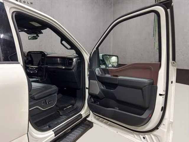 2023 Star White Metallic Tri-Coat Ford F-150 Lariat 4X4 Truck