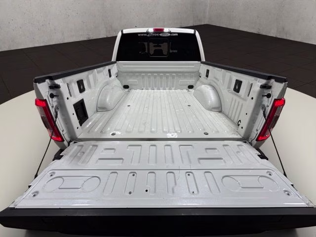 2023 Star White Metallic Tri-Coat Ford F-150 Lariat 4X4 Truck