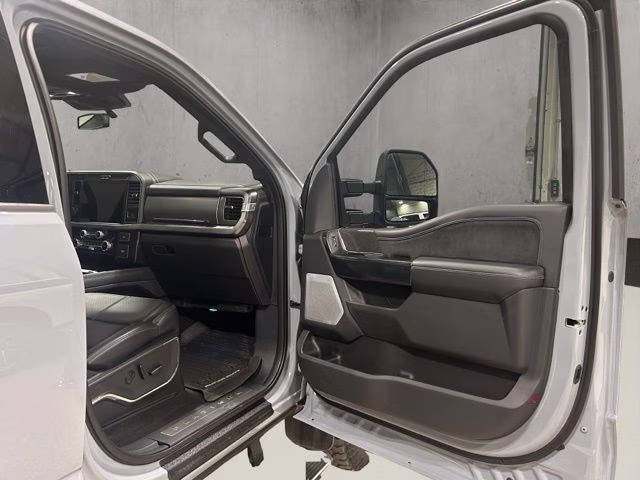 2025 Glacier Gray Met Tri-Coat Ford Super Duty F-250 SRW Platinum 4X4 Truck