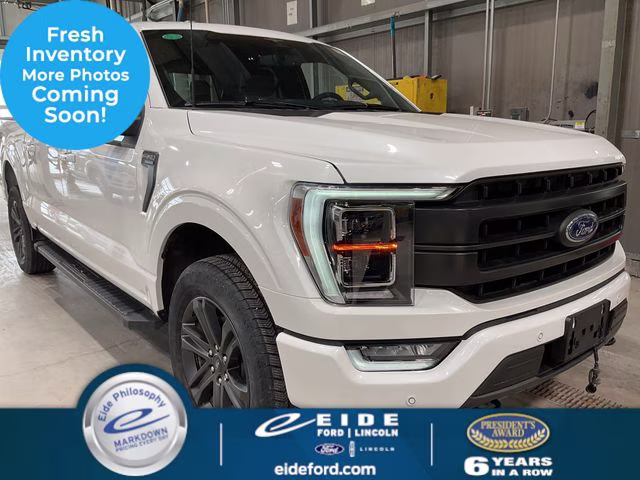 2023 Star White Metallic Tri-Coat Ford F-150 Lariat 4X4 Truck