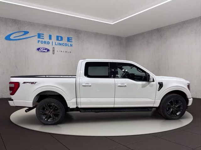 2023 Star White Metallic Tri-Coat Ford F-150 Lariat 4X4 Truck