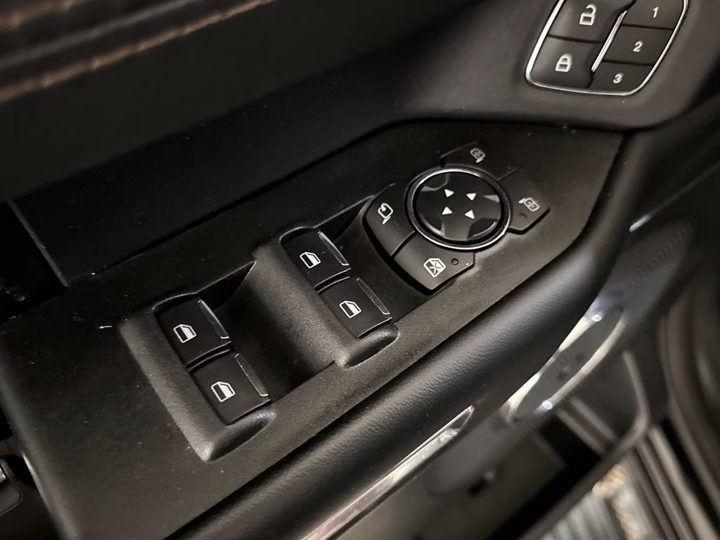 2021 Agate Black Metallic Ford Expedition Max Platinum RWD SUV