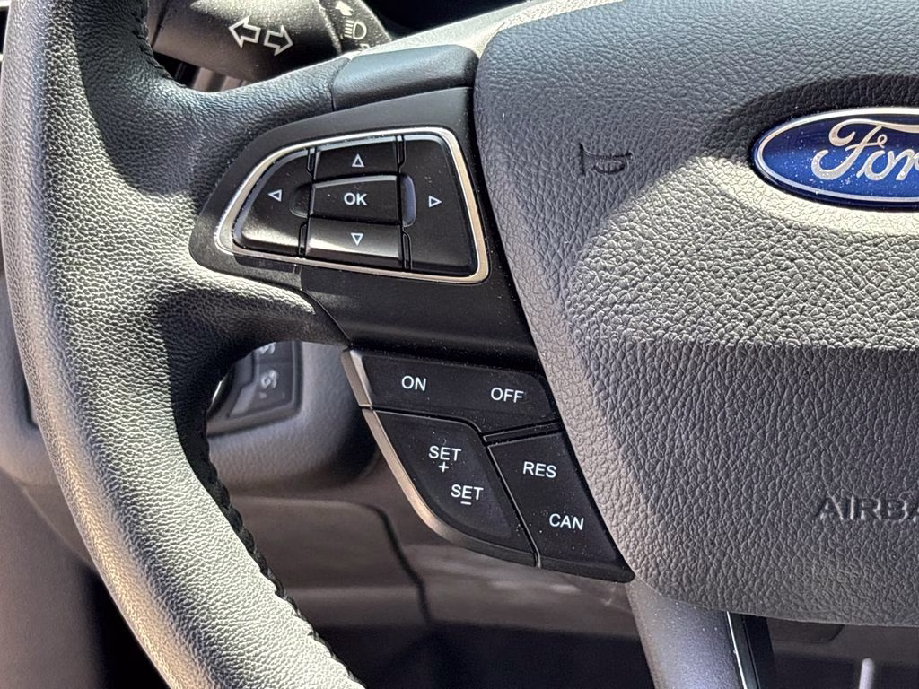 2019 White Platinum Clearcoat Metallic Ford Escape SEL FWD SUV