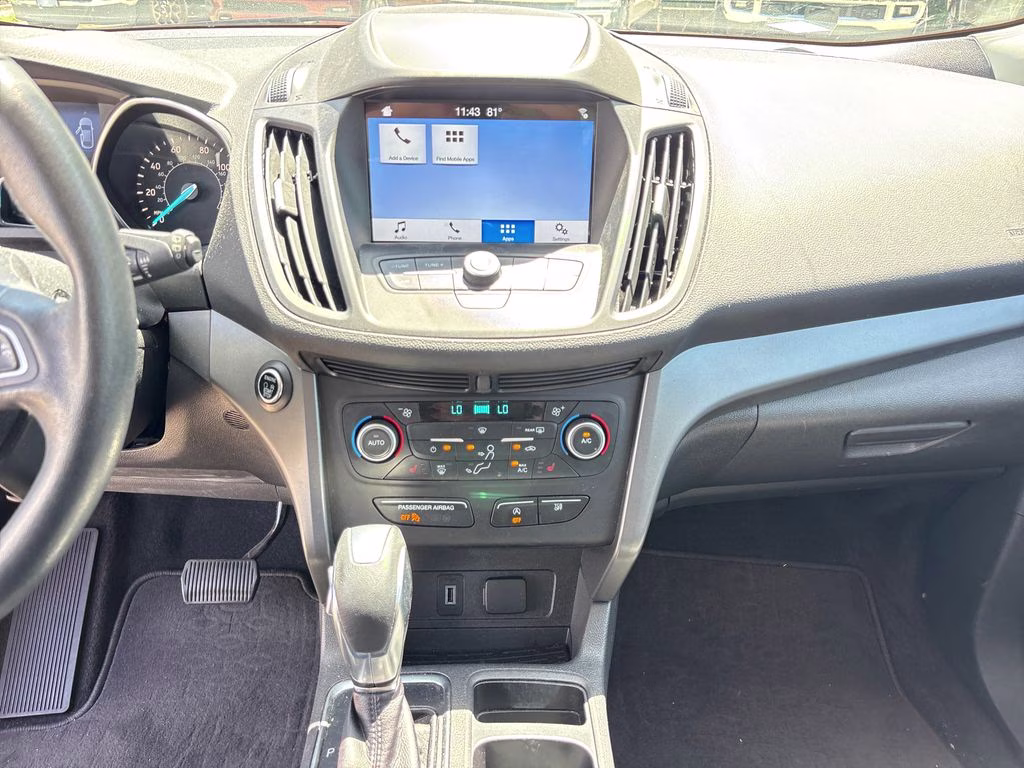 2019 White Platinum Clearcoat Metallic Ford Escape SEL FWD SUV