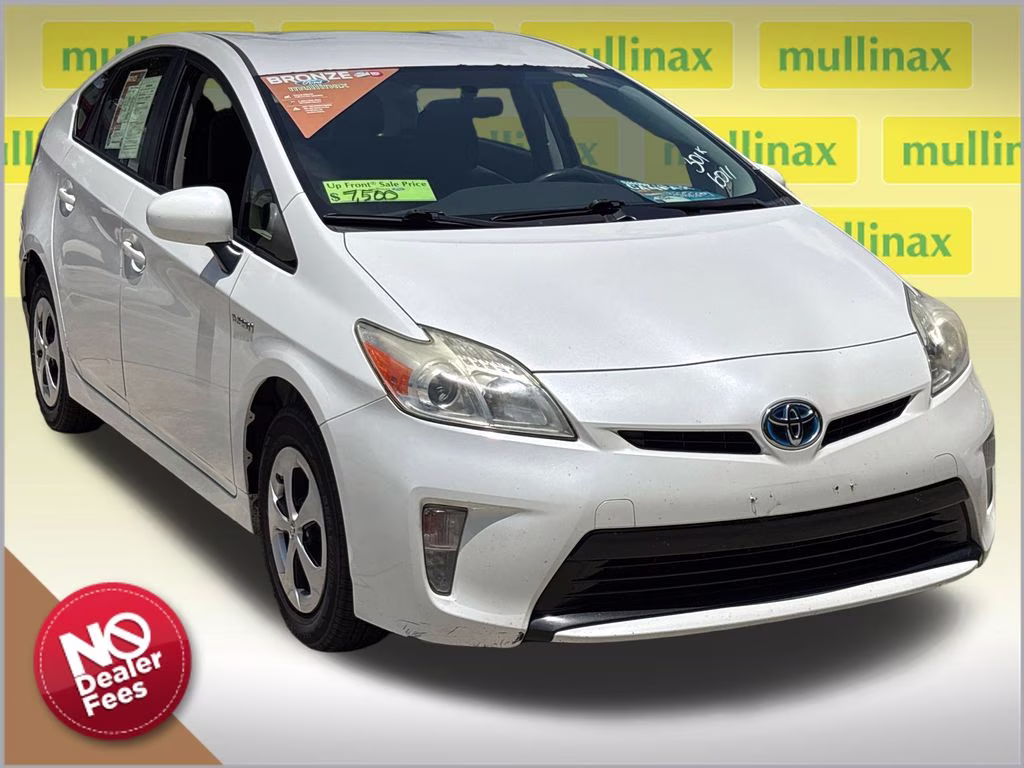 2014 Blizzard Pearl Toyota Prius Two FWD Hatchback