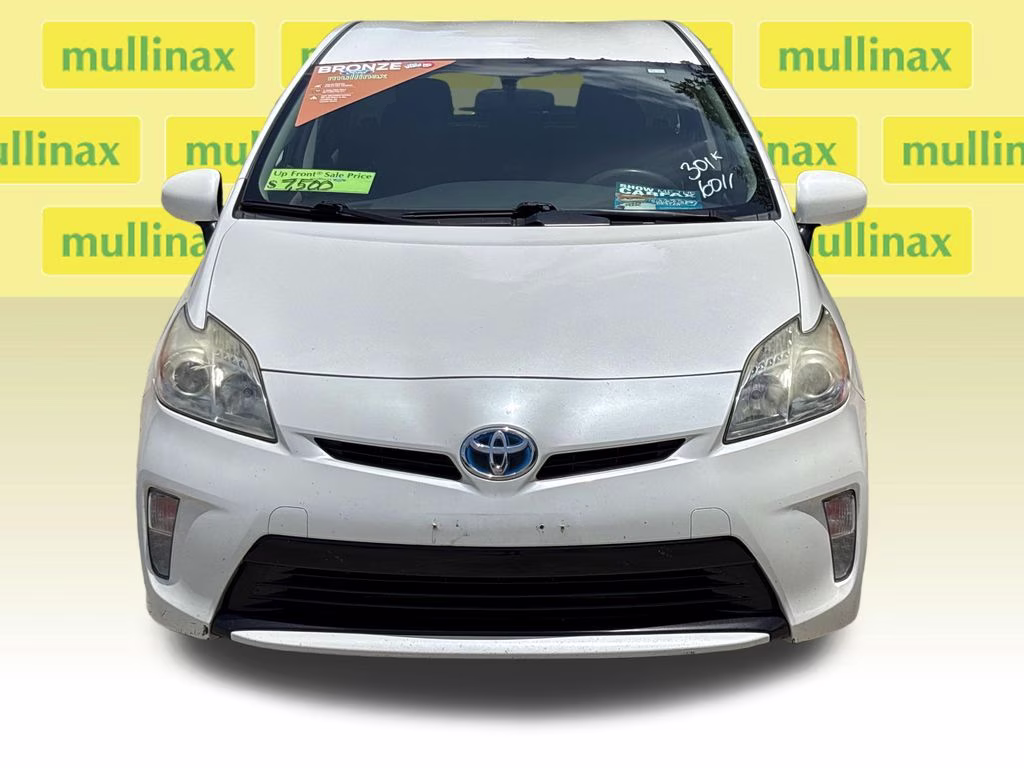 2014 Blizzard Pearl Toyota Prius Two FWD Hatchback
