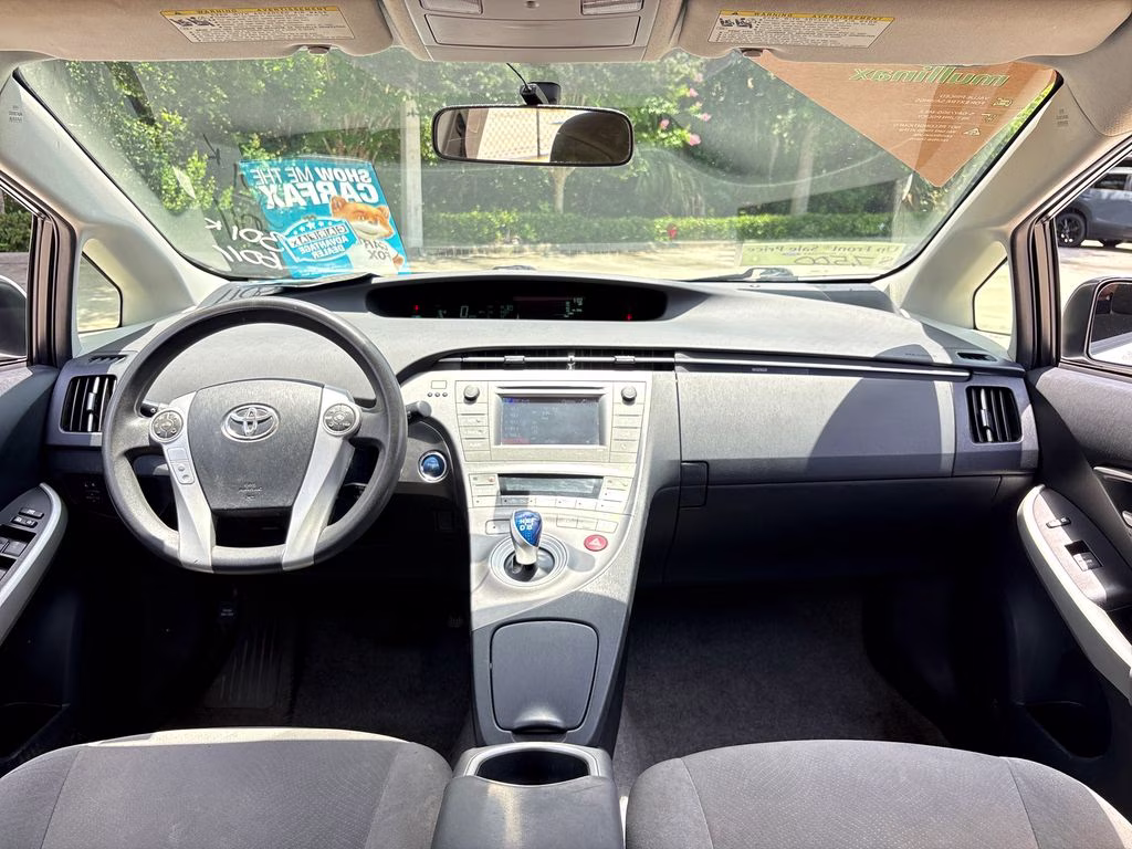 2014 Blizzard Pearl Toyota Prius Two FWD Hatchback