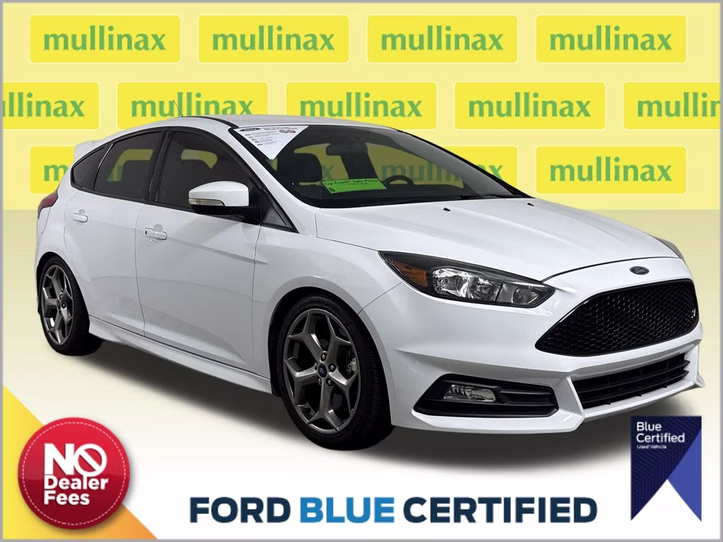 2017 Ford Focus 5 Door Hatch ST's photo