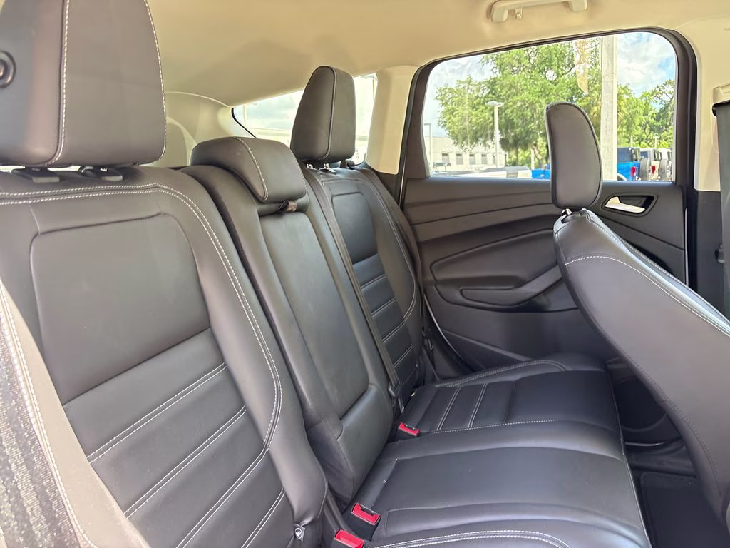 2019 White Platinum Clearcoat Metallic Ford Escape SEL FWD SUV
