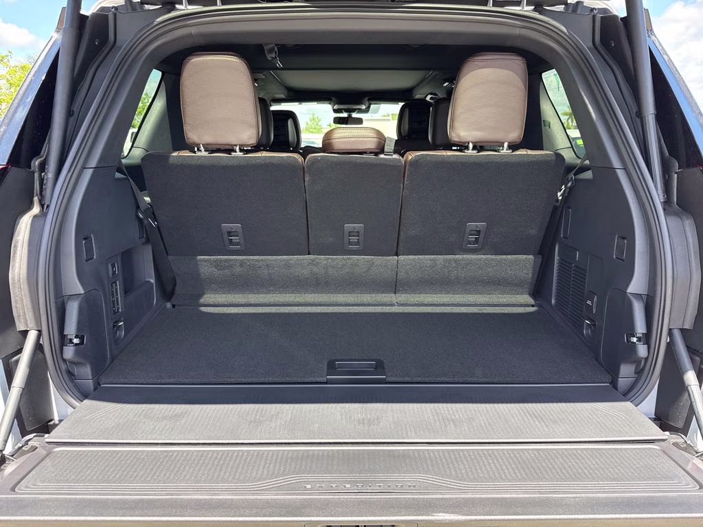 2026 Space Silver Metallic Ford Expedition King Ranch 4X4 SUV